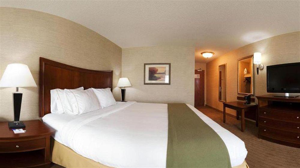 Holiday Inn Express Hotel & Suites Urbana-Champaign-U Of I Area By Ihg Экстерьер фото