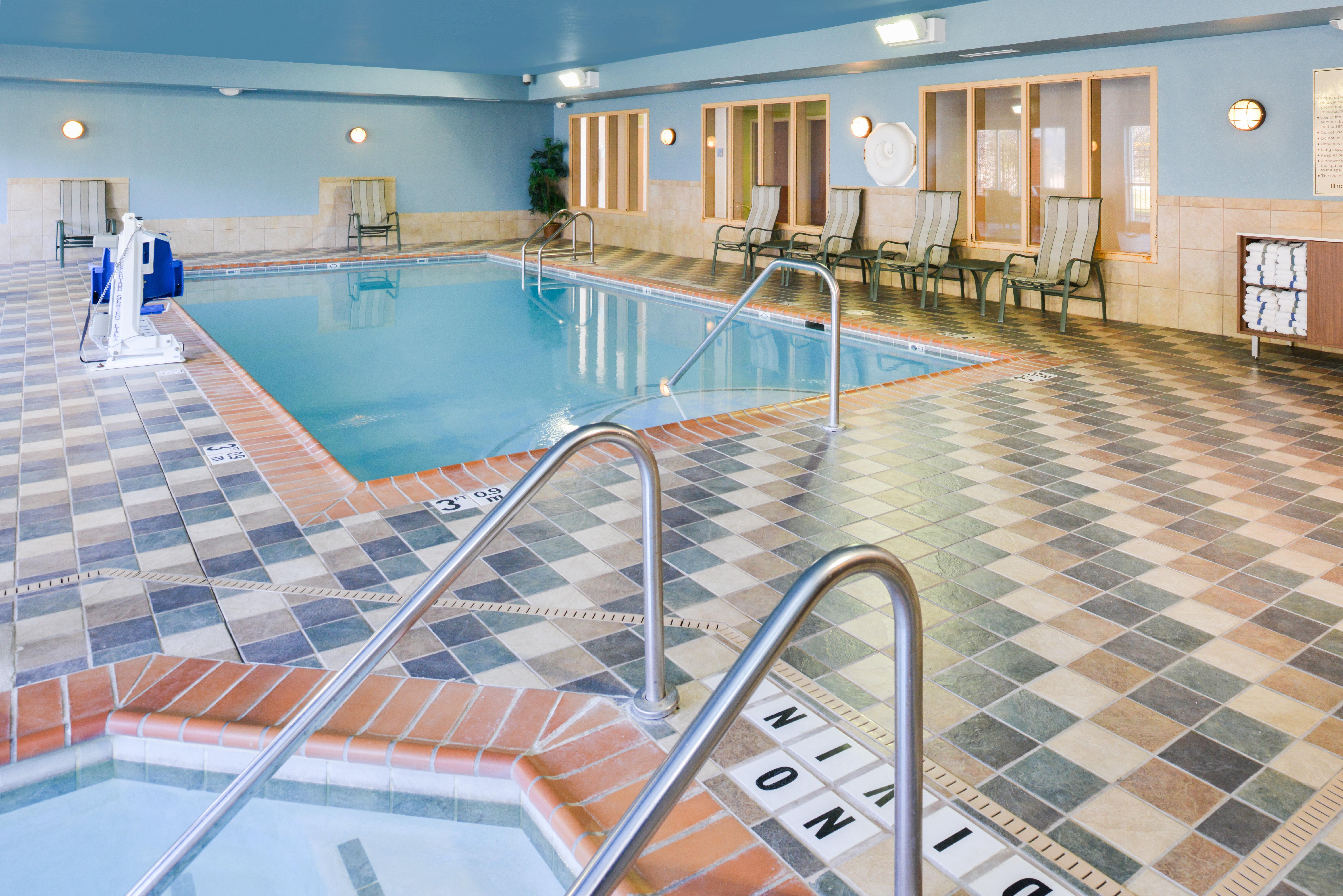 Holiday Inn Express Hotel & Suites Urbana-Champaign-U Of I Area By Ihg Экстерьер фото
