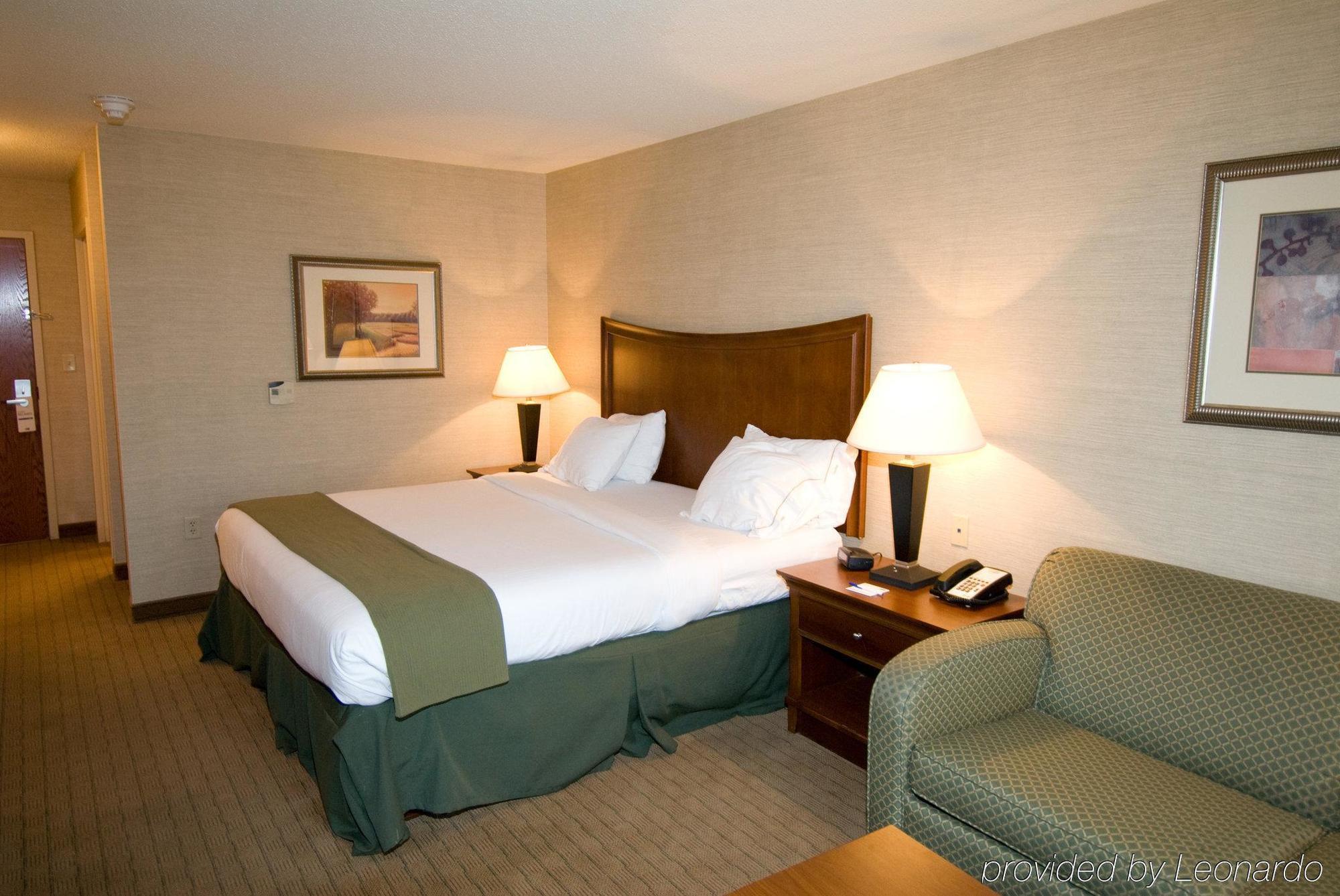 Holiday Inn Express Hotel & Suites Urbana-Champaign-U Of I Area By Ihg Экстерьер фото