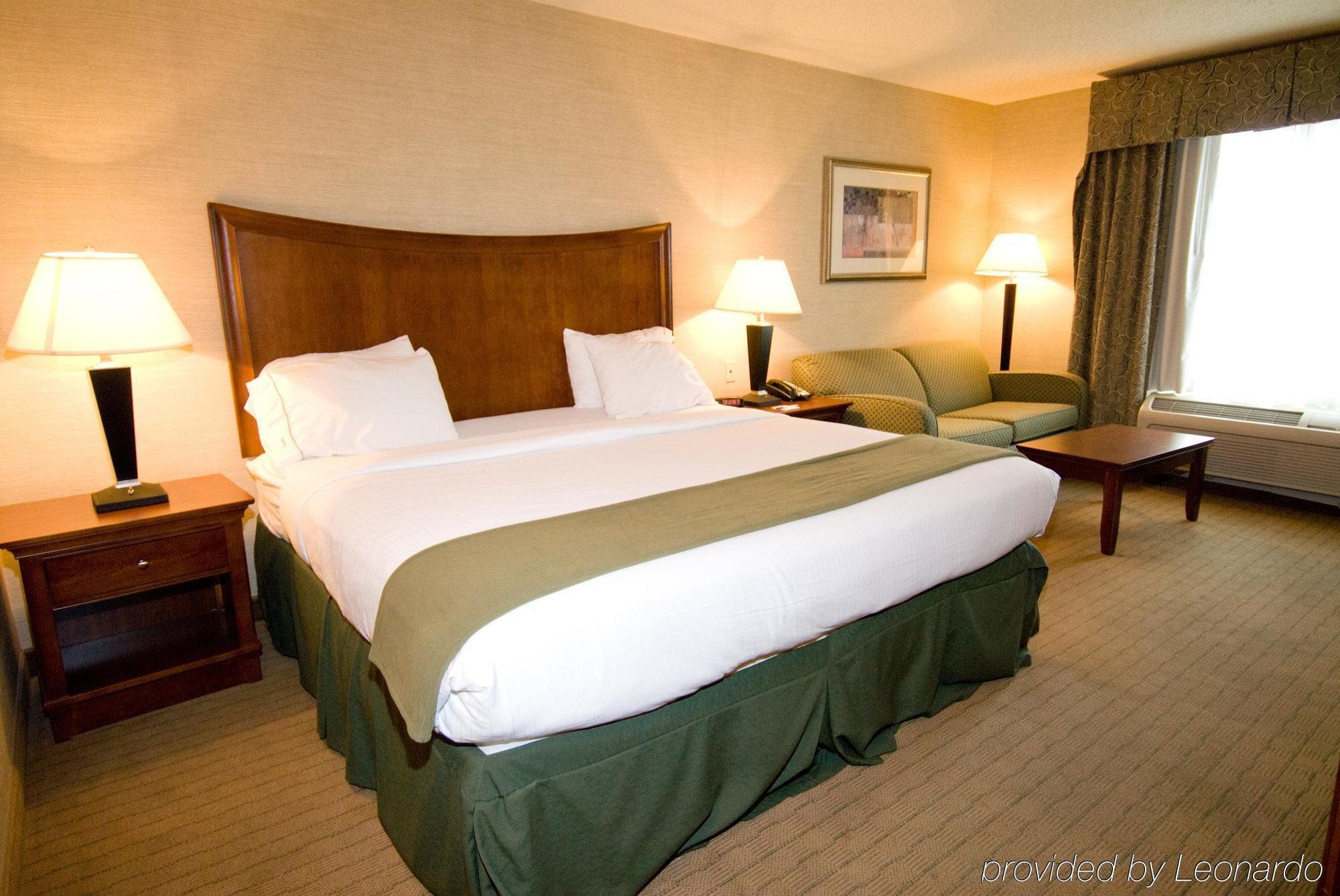 Holiday Inn Express Hotel & Suites Urbana-Champaign-U Of I Area By Ihg Экстерьер фото