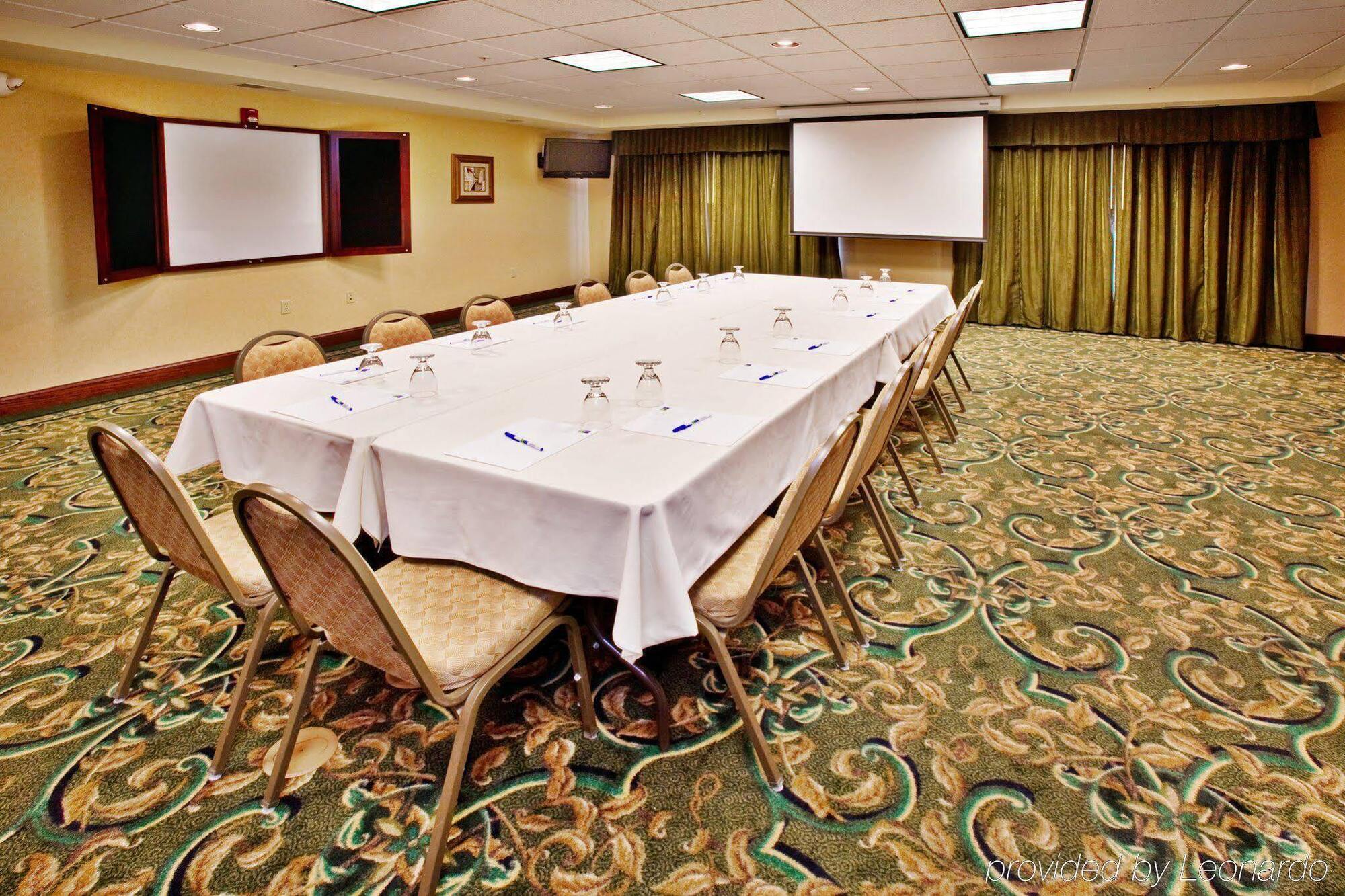 Holiday Inn Express Hotel & Suites Urbana-Champaign-U Of I Area By Ihg Экстерьер фото